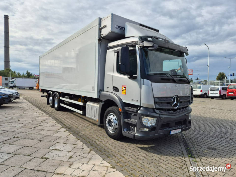 Mercedes Antos 2532 L Frigoblock 6X2 automatyczna