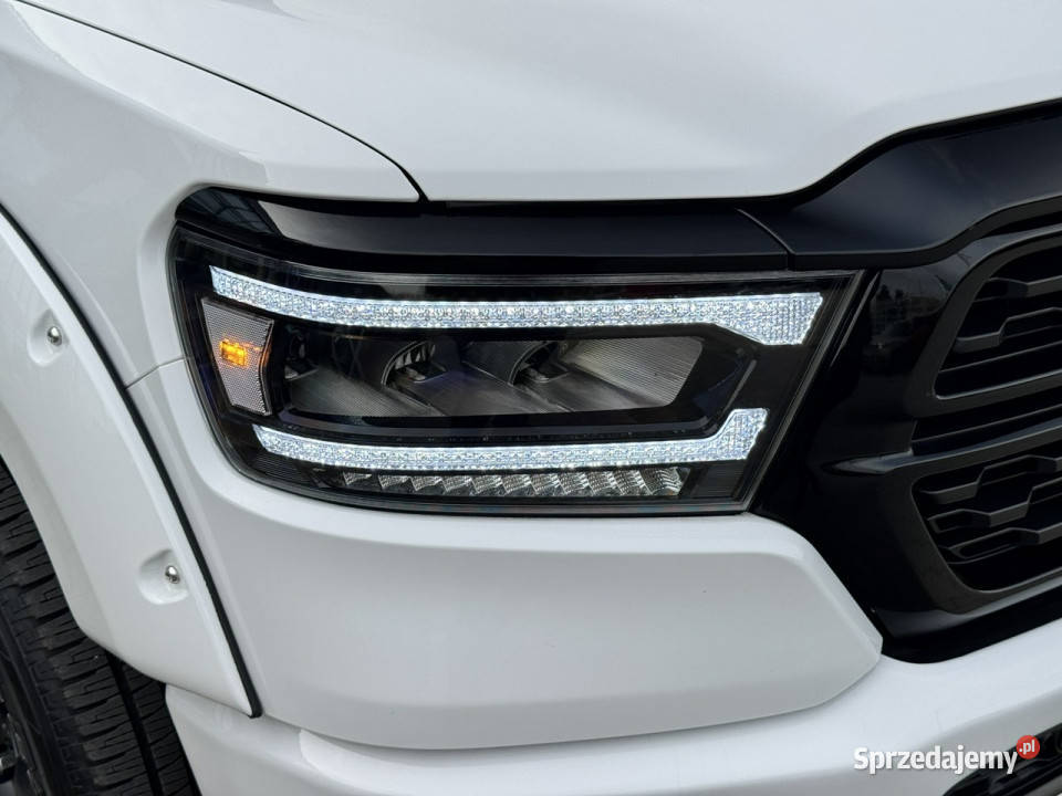 RAM 1500 57 V8 HEMI eTorque Bezwypadkowy 717 elektryczne lusterka Węgrzce