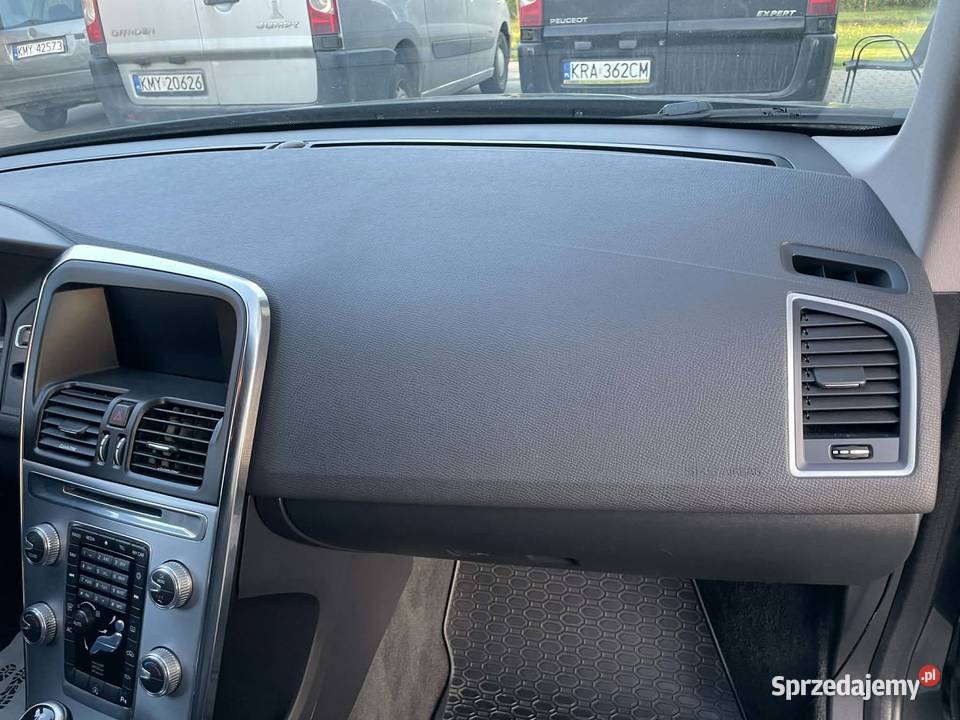 Volvo XC60 garażowany XC 60 Wiśniowa