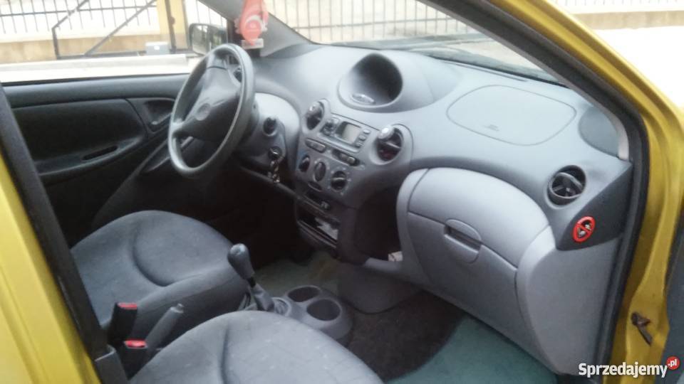 Toyota Yaris 10 benzyna 5drzwiowa benzyna Yaris Kwilcz