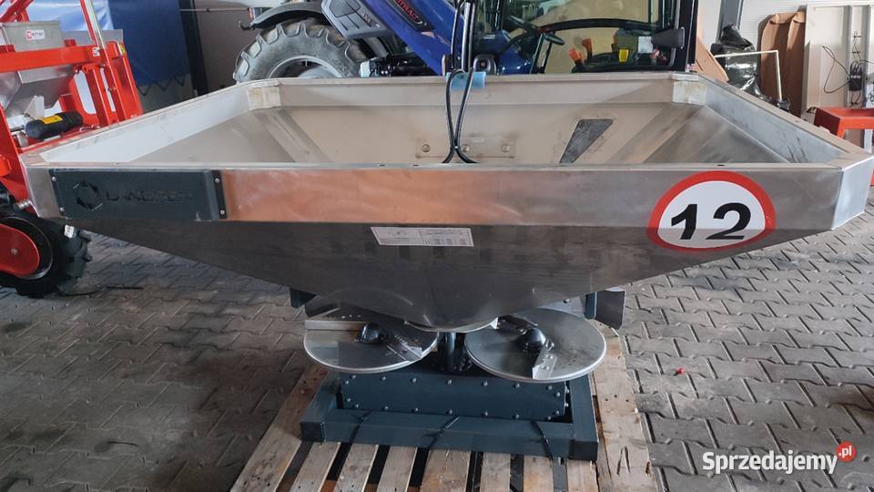 Rozsiewacz nawozów marki Langren RS 600 N Zofipole