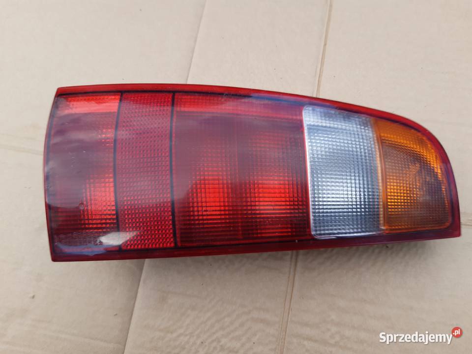 Polo III Kombi lampa tyl tylna prawa lewa mazowieckie Mińsk Mazowiecki