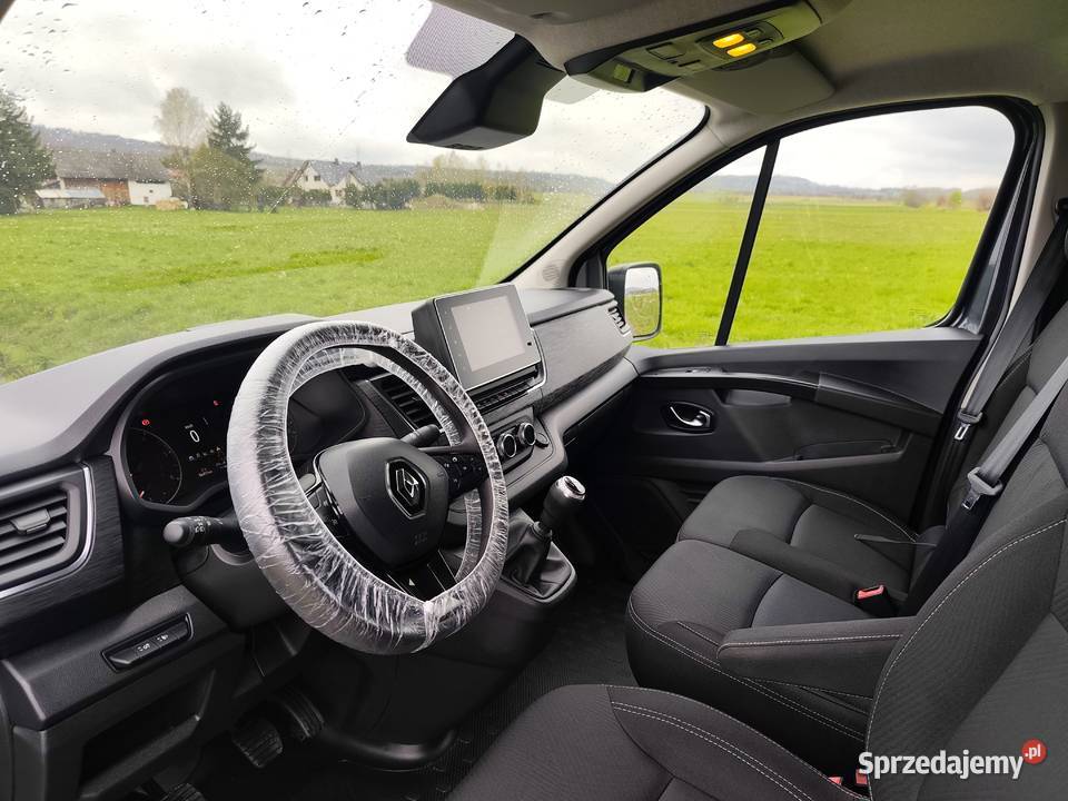 Renault Trafic 20 2022 niski przebieg Kostarowce sprzedam