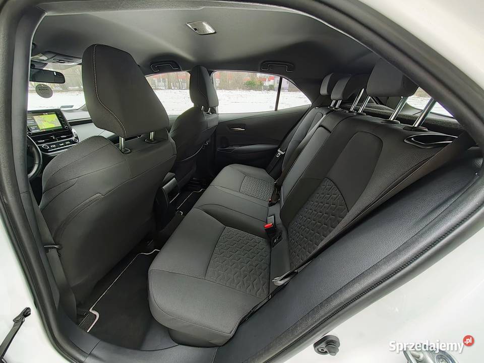 Toyota Corolla Hybrid 18 eCVT Automat LED ACC czujnik zmierzchu sprzedam