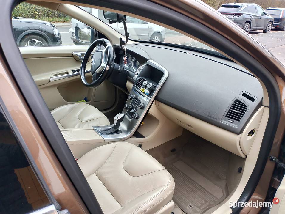 Volvo XC60 AWD D4 ladny elektryczne szyby Gliwice