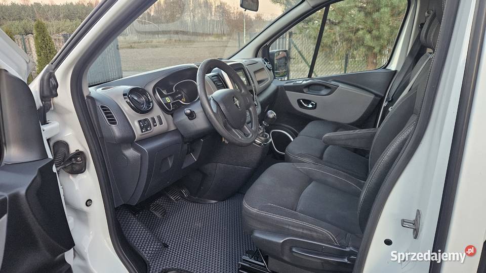 Renault Trafic 2016r oryginalny przebieg i Zarejestrowany w Polsce Trafic