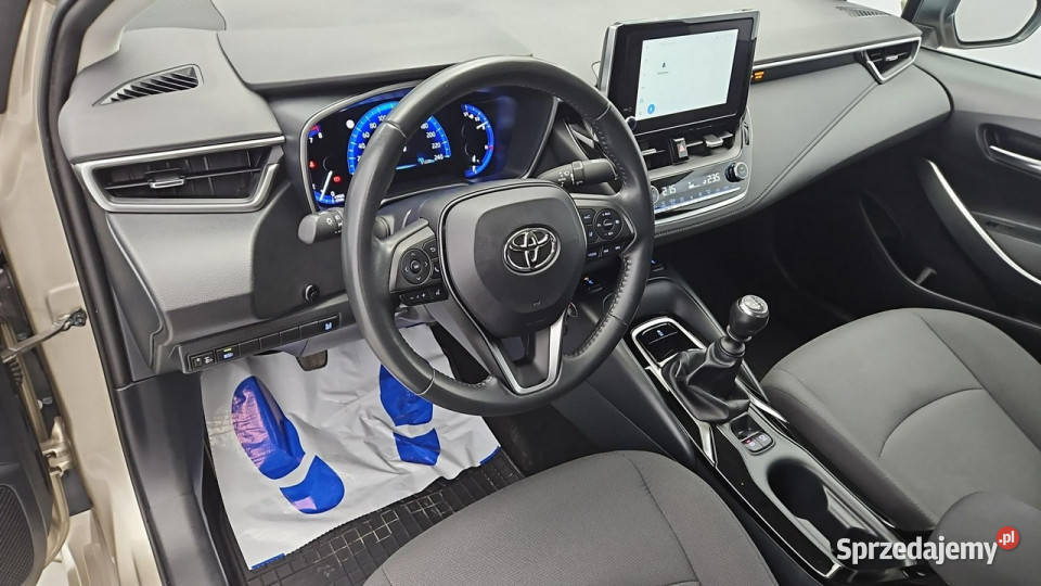 Toyota Corolla 15 Style Z Polskiego Salonu podgrzewane fotele
