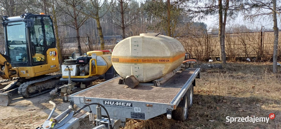 Laweta samochodowa z beczką 1000 L i pompą wody