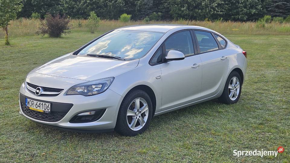 Opel Astra J Sedan 14 Turbo 140 LPG Salon mazowieckie