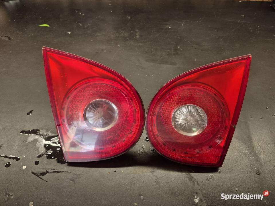 Lampy tylne klapy golf v lampa prawalewa vw golf