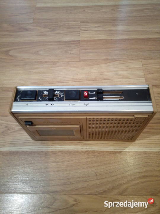 Magnetofon MK 232 P z czasów PRL jasna obudowa Dobieszowice