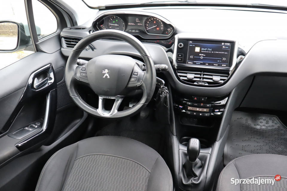 Peugeot 208 12 PureTech światła do jazdy dziennej Zabrze