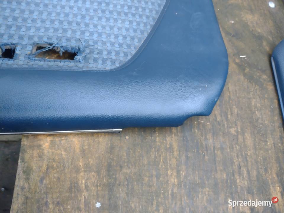 Mercedes W123 Boczek drzwi prawy przód Niebieski osobowe dolnośląskie Łagiewniki