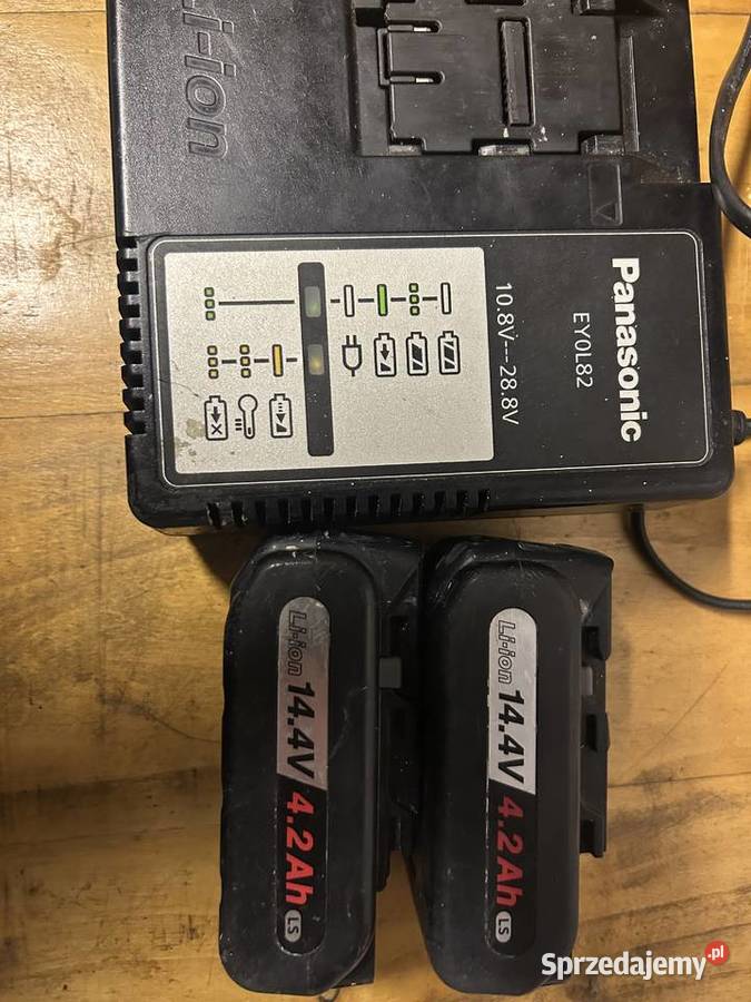 Panasonic ładowarka i dwie baterie Kozienice