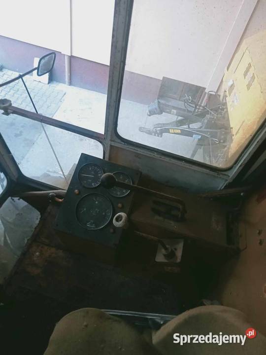 Kombajn zbożowy Bizon Super Z056