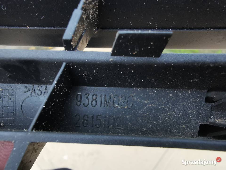 atrapa grill nerka nissan Almera tino prawa rh