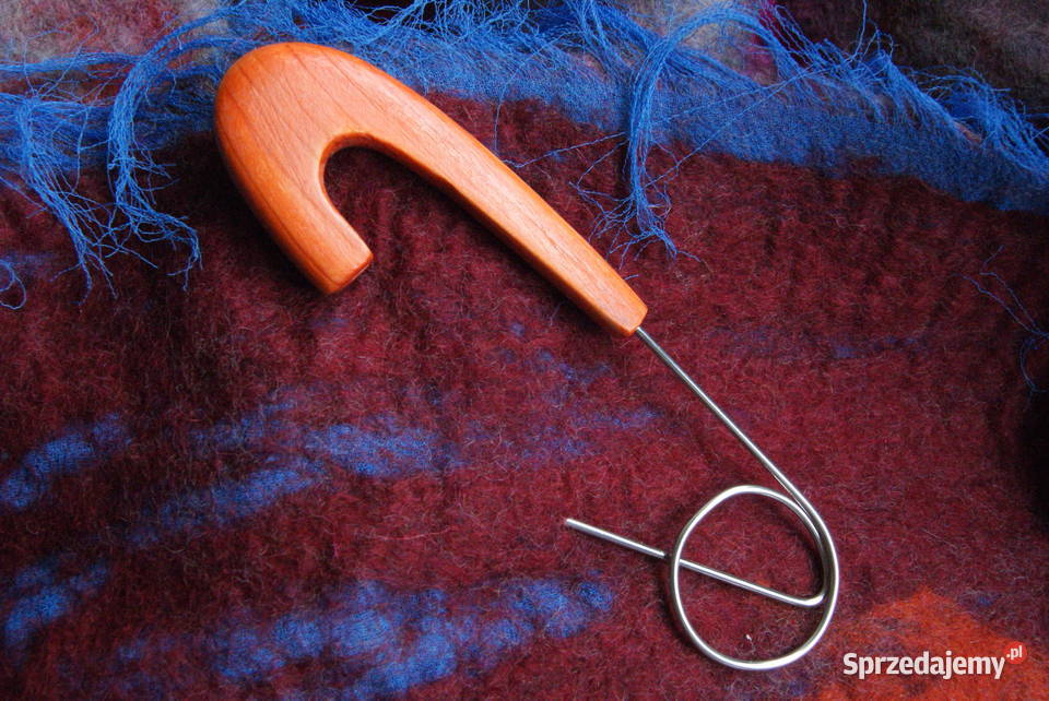 Pomarańczowa brosza agrafka drewno rękodzieło Łódź