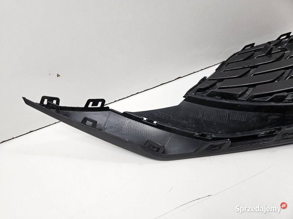 AUDI A3 8Y0 LIFT SLINE KRATKA PRAWA ZDERZAKA osobowe wielkopolskie Międzychód