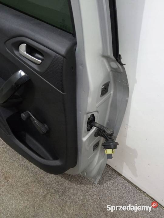 DRZWI LEWE TYŁ EZRC Peugeot 208 I 2012 Rok produkcji 2015 Drzwi sprzedam