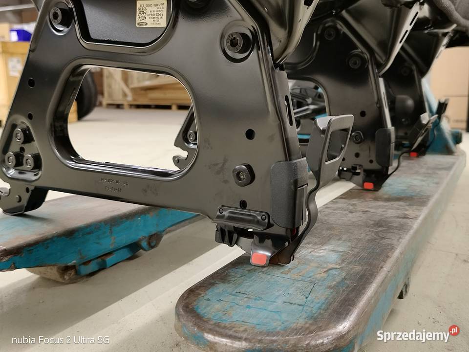 Tylną kanapą Ford Tourneo Custom Fotele i kanapy