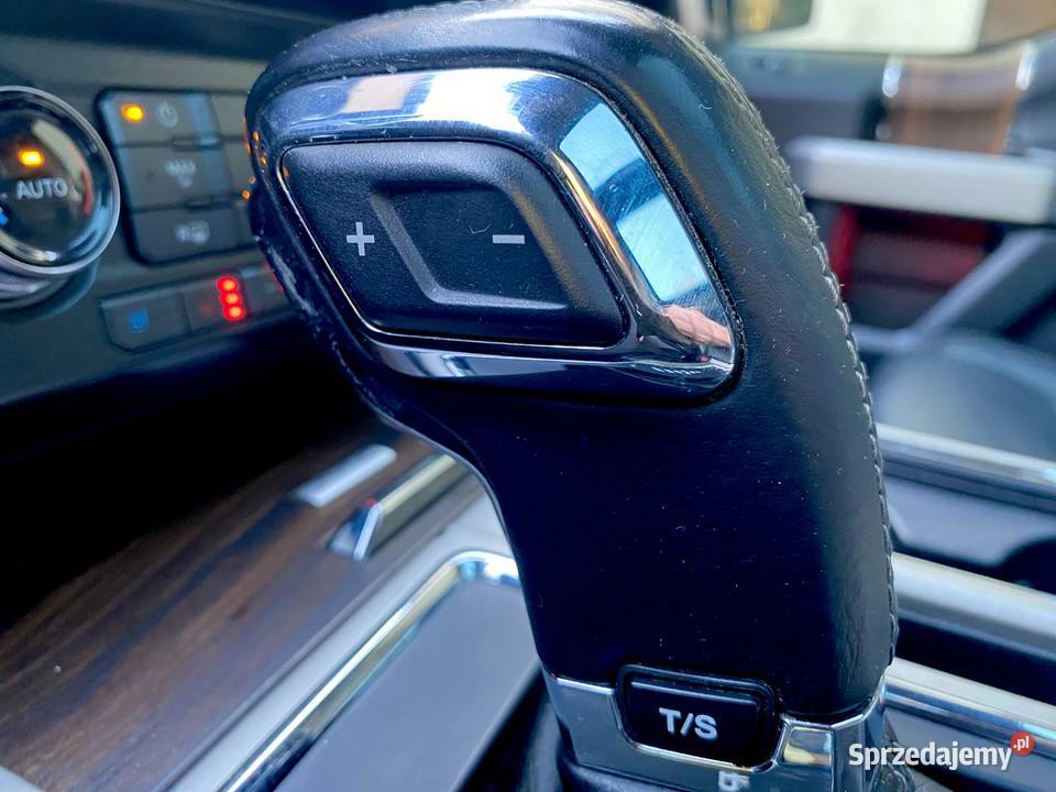 Ford F150 SuperCrew 50 V8 Lariat Rok produkcji 2017 Bolesławiec