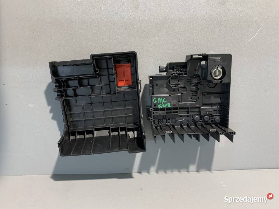 Klema plusowa rozdzielacz prądu bezpieczniki GMC Barwałd Dolny