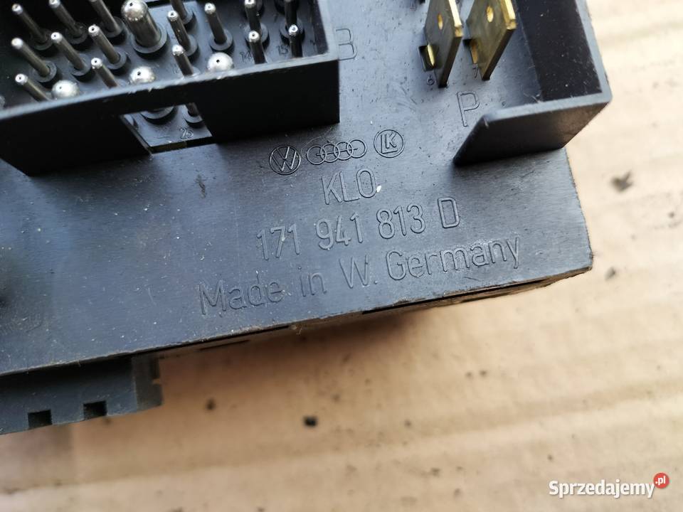 VW GOLF II 2 JETTA 2 18B 171941813D SKRZYNKA Kamień-Kolonia