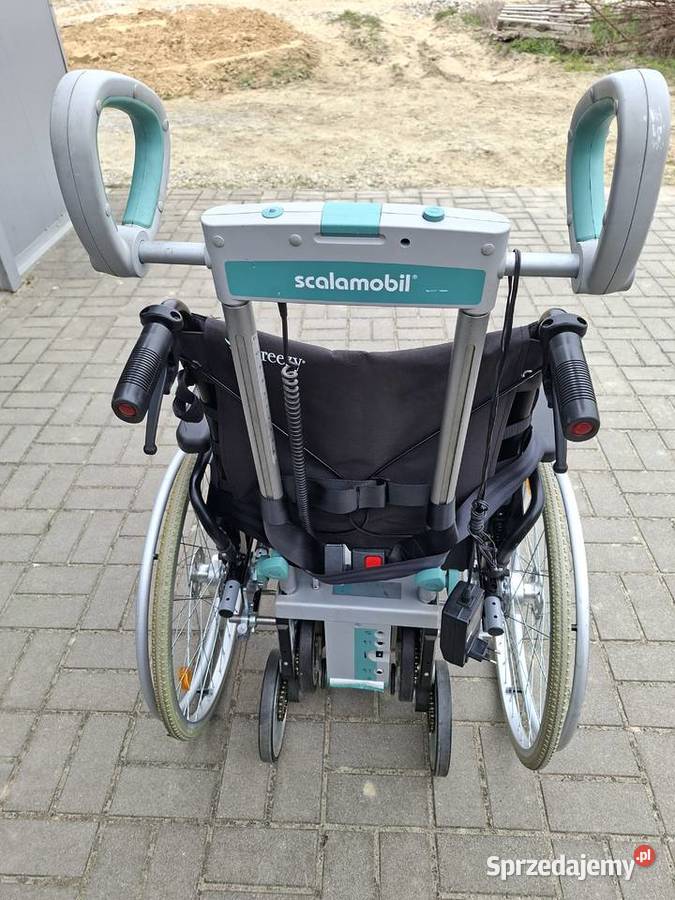Schodołaz Scalamobil S27 kroczący wraz z wózkiem inwalidzkim
