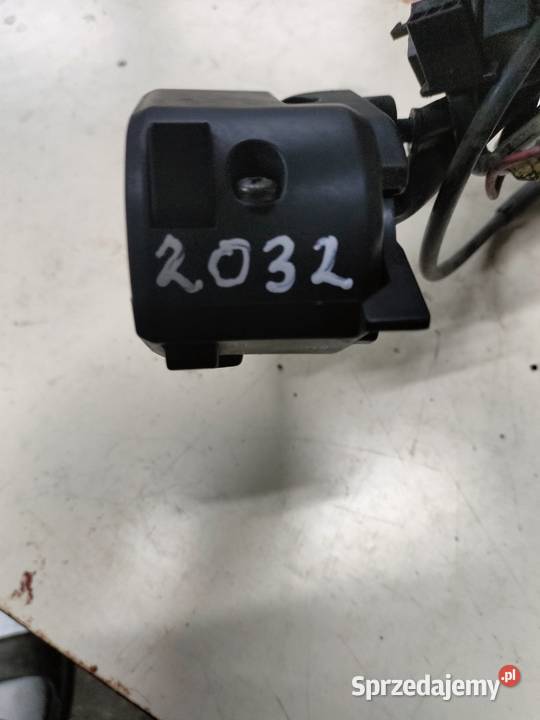 Przełącznik zespolony lewy Kawasaki GPZ 500 łódzkie Łubno