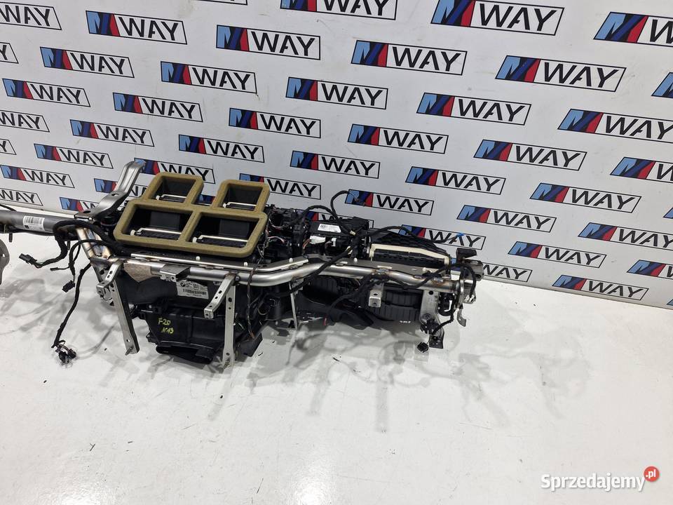 BMW F20 F21 STELAŻ KONSOLI DESKI NAGRZEWNICA