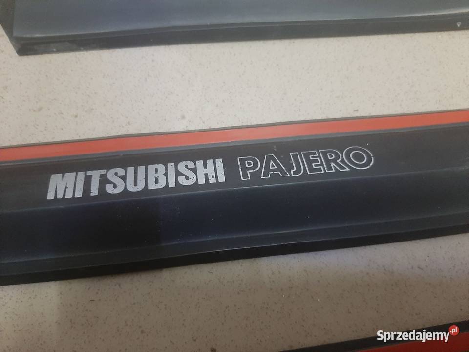 Mitsubishi Pajero I 3d listwy listwa Pozostałe Sieciechów