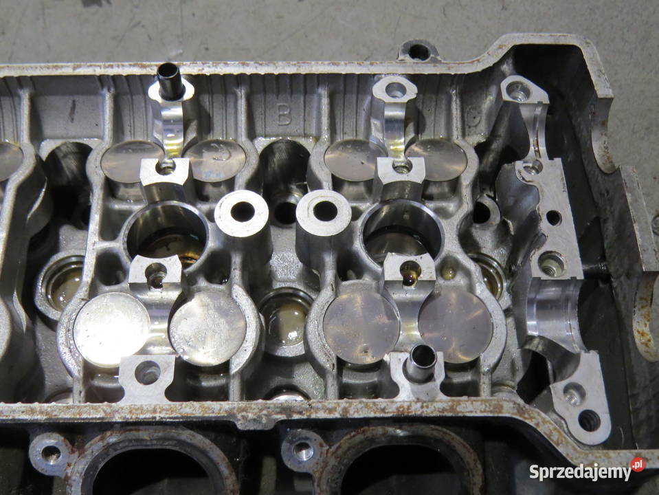 SUZUKI GSR 600 GSR600 K10 GŁOWICA ZAWORY KORPUS Toruń