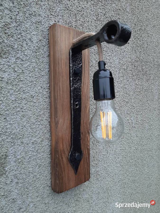 Lampa kinkiet drewniany retro na starej desce Trzciel