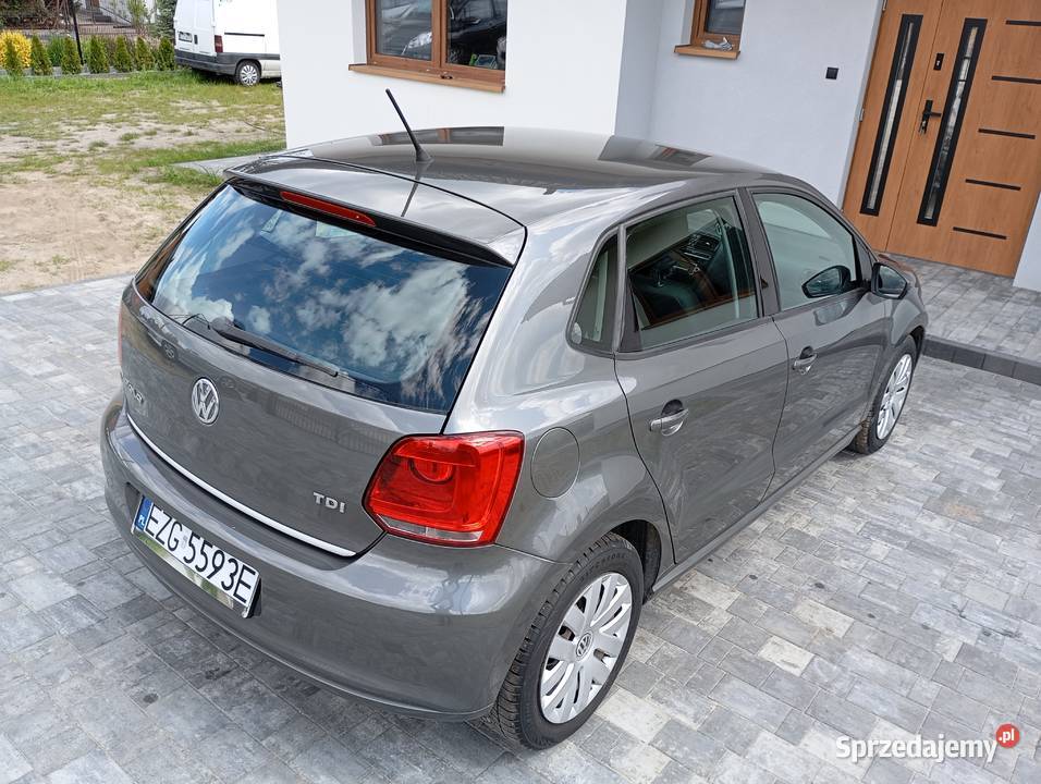 Volkswagen Polo 6R 2010r 5drzwiowy Ładny Łódź