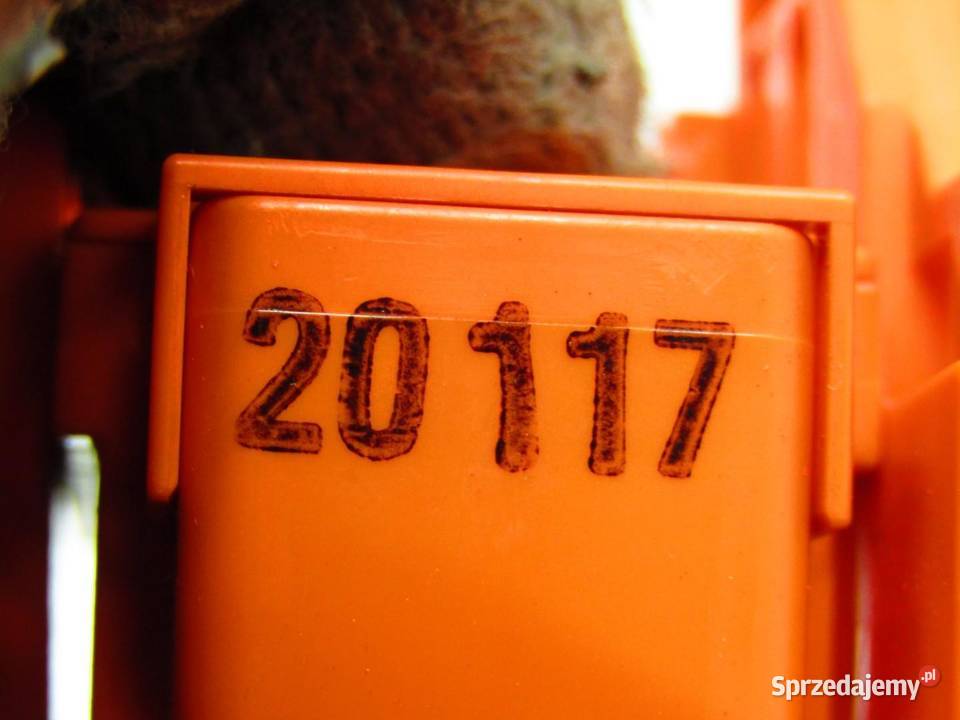 BEZPIECZNIK BATERII TOYOTA PRIUS III LIFT