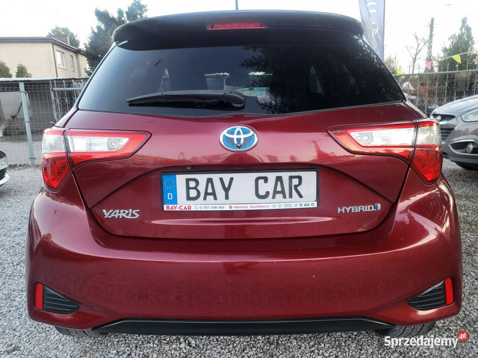 Toyota Yaris 15 Hybrid 100 Full Wersja 100 garażowany łódzkie Pabianice