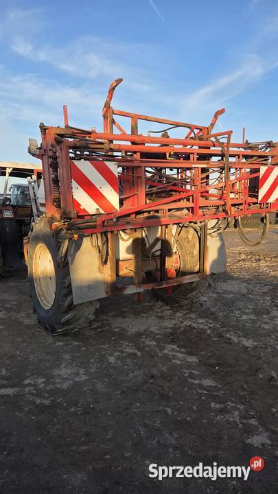 Opryskiwacz Holder 21 m 2700 litrów skrętny Baszków