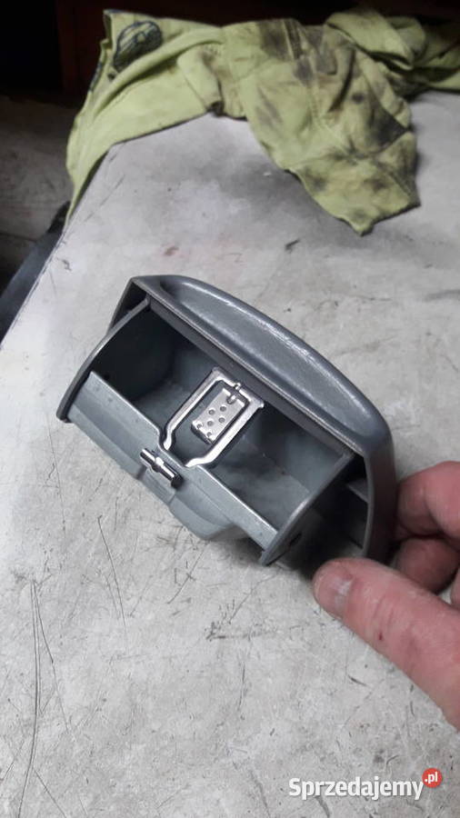 Mercedes W201 popielniczka tył Gdańsk