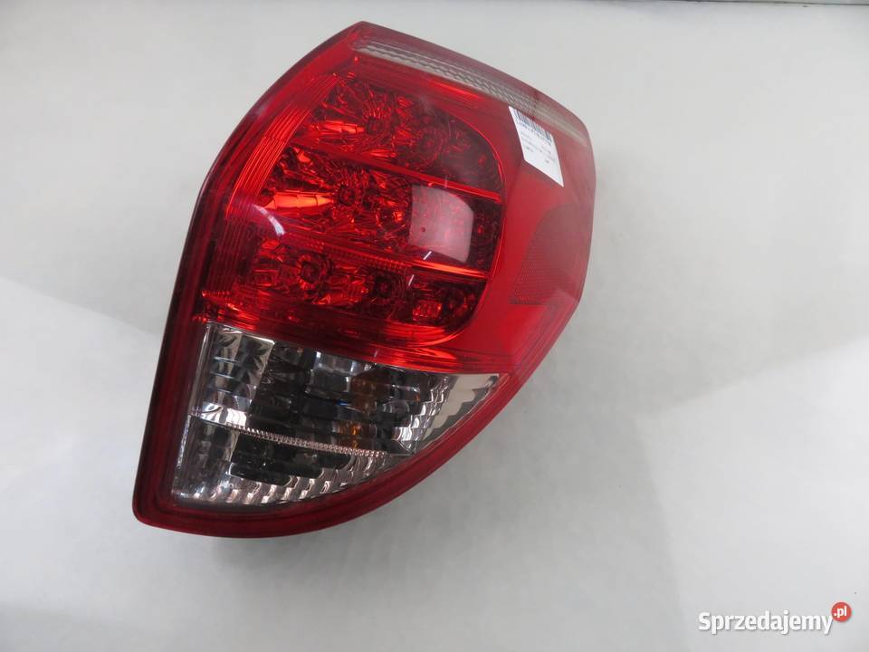 LAMPA PRAWA TYLNA TOYOTA RAV 4 III
