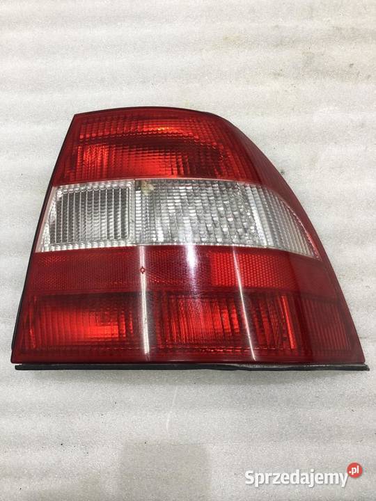 LAMPA PRAWY TYŁ OPEL VECTRA B SEDAN 90568049 wielkopolskie