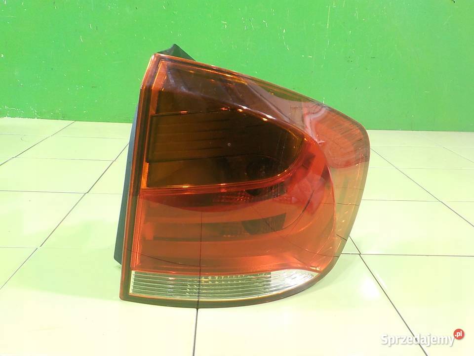 BMW X1 E84 20D 10r 5D lampa prawa tyl 03424600 osobowe