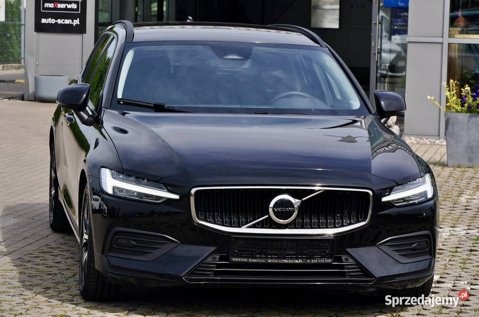 VOLVO V60 20 B3 Essential 2023r FV 23 163KM V60 V60 Goleniów