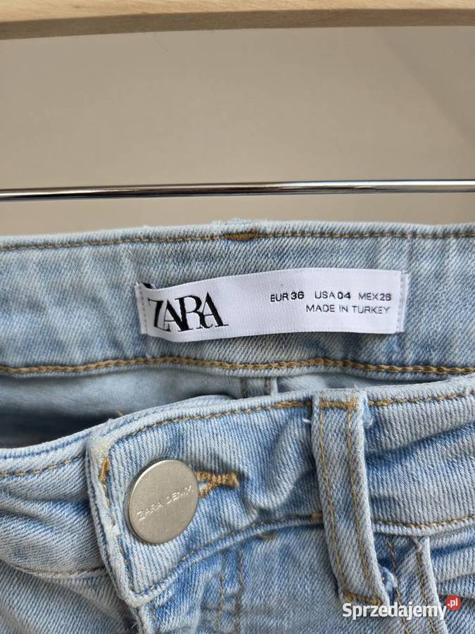 Jasnoniebieskie jeansy regular waist Zara Liszki