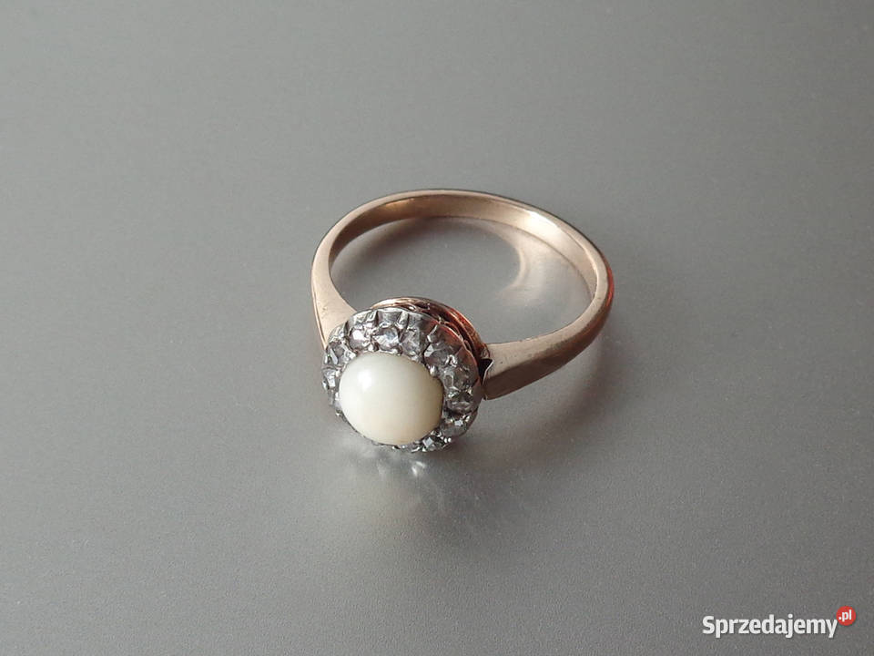 Złoty Pierścionek z Białym Koralem Diamenty 13 złoto Brzeg sprzedam