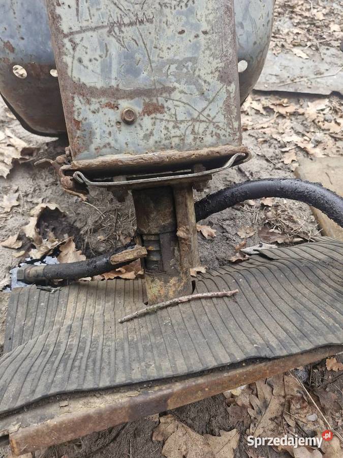 Siedzenie z obrotnicą ostrówek k162 ursus zachodniopomorskie Barlinek sprzedam