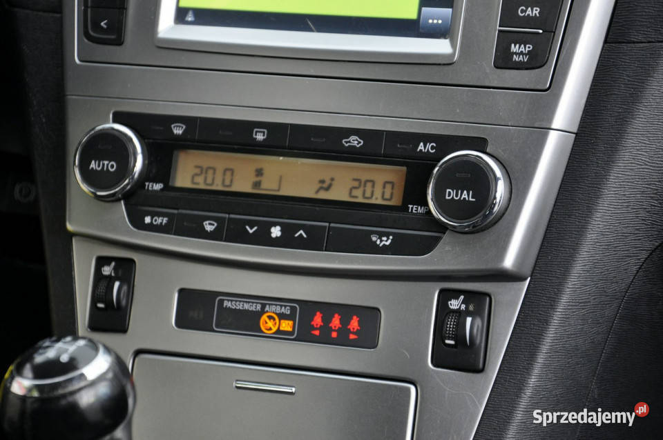 Toyota Avensis 18VVTi 147 światła przeciwmgielne mazowieckie Węgrów