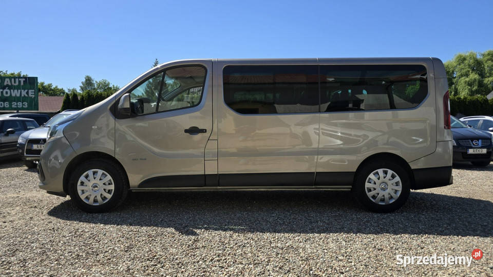 Renault Trafic 9 miejsc 2 komplety kół III 2014 komputer pokładowy Trafic sprzedam