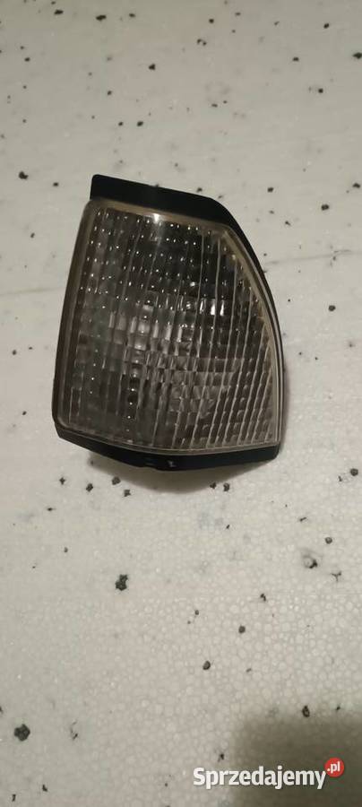 Kierunkowskaz lewy AUDI 100 C2 polift 19791982 Opoczno