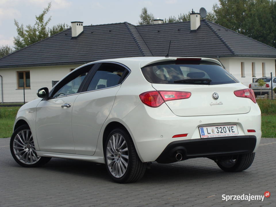 Alfa Romeo Giulietta 14 TB wersja Sportiva biała isofix sprzedam