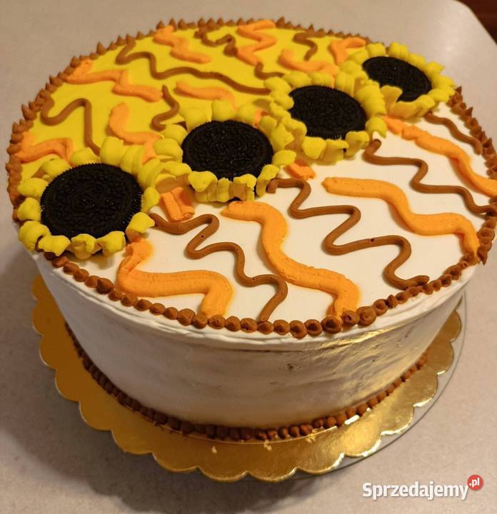 Wykonuje torty ciasta i deserki na różne okazje